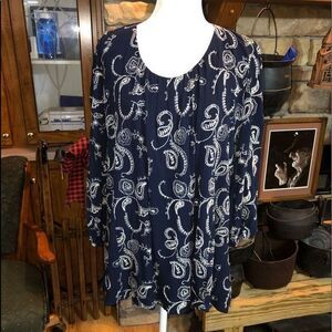 Soprano size Medium lightweight fully lined dress